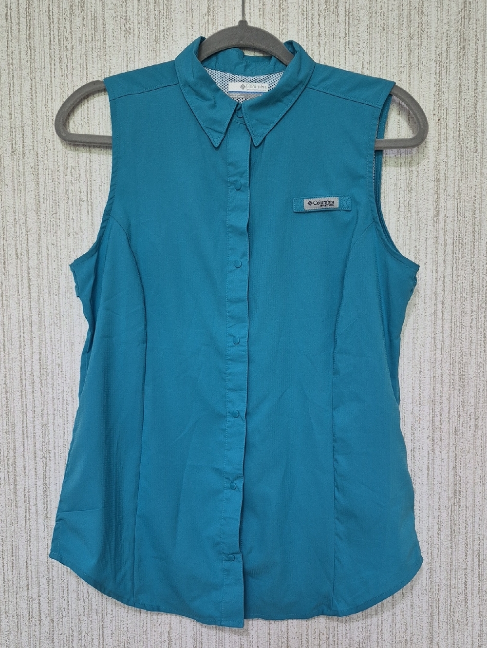 Columbia Size Small Blue PFG Snap Closure Tank Top Fishing